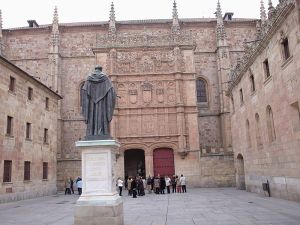 800px-University_of_Salamanca_Fray_Luis_de_Leon